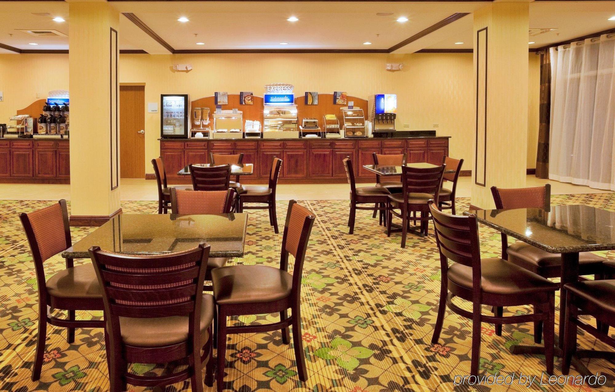 Holiday Inn Express Hotel & Suites Palm Bay By Ihg Exterior foto